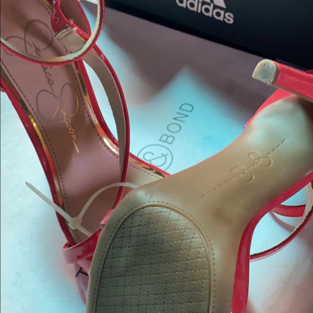 Jessica Simpson7.5 - Picture 2 of 5